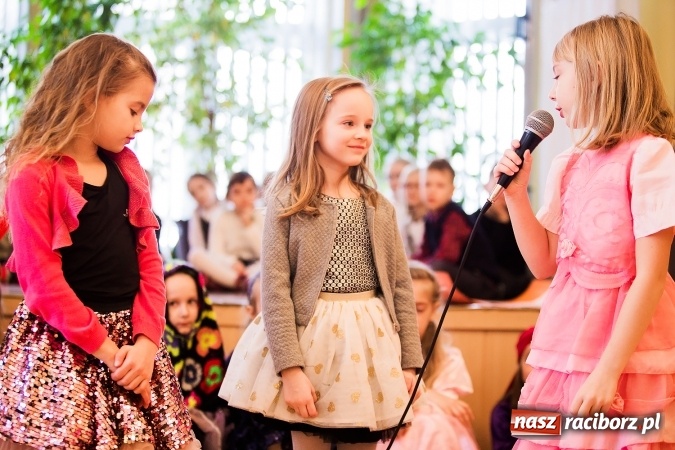 Zdjęcie w galerii na portalu naszraciborz.pl: Występy artystyczne w Domu Pomocy Społecznej wiadomości z regionu