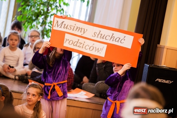 Zdjęcie w galerii na portalu naszraciborz.pl: Występy artystyczne w Domu Pomocy Społecznej wiadomości z regionu