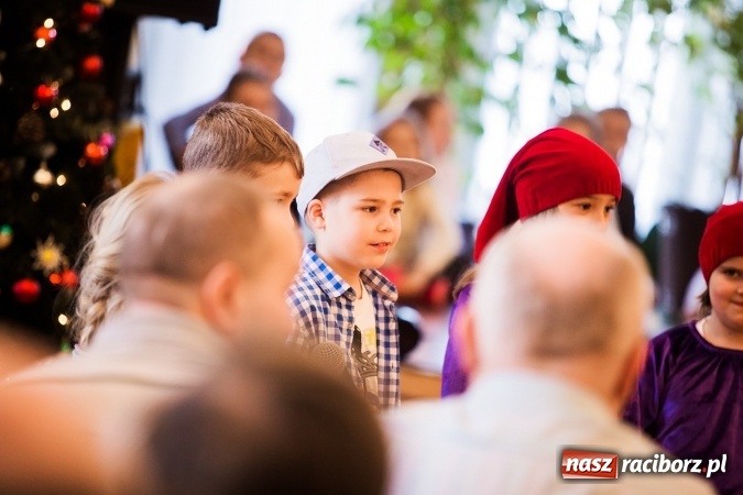 Zdjęcie w galerii na portalu naszraciborz.pl: Występy artystyczne w Domu Pomocy Społecznej wiadomości z regionu