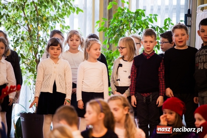 Zdjęcie w galerii na portalu naszraciborz.pl: Występy artystyczne w Domu Pomocy Społecznej wiadomości z regionu