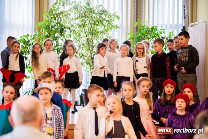 Zdjęcie w galerii na portalu naszraciborz.pl: Występy artystyczne w Domu Pomocy Społecznej wiadomości z regionu