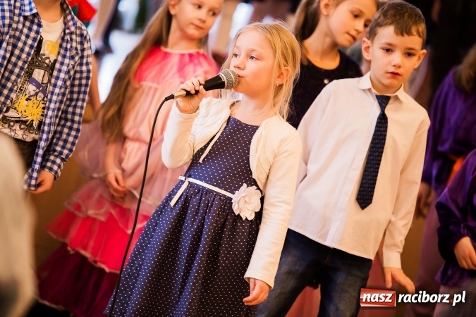 Zdjęcie w galerii na portalu naszraciborz.pl: Występy artystyczne w Domu Pomocy Społecznej wiadomości z regionu