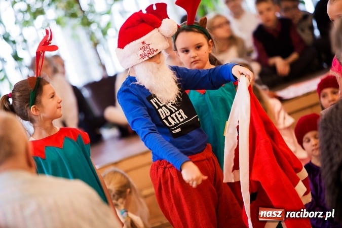 Zdjęcie w galerii na portalu naszraciborz.pl: Występy artystyczne w Domu Pomocy Społecznej wiadomości z regionu