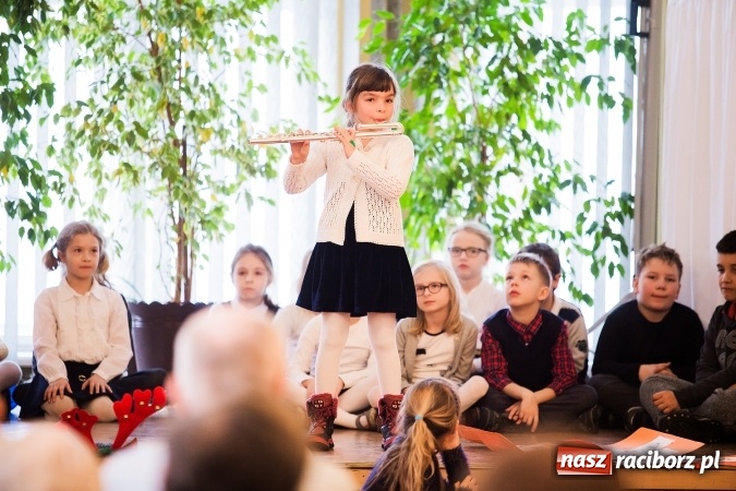 Zdjęcie w galerii na portalu naszraciborz.pl: Występy artystyczne w Domu Pomocy Społecznej wiadomości z regionu