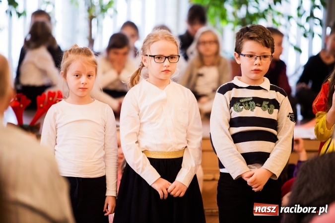 Zdjęcie w galerii na portalu naszraciborz.pl: Występy artystyczne w Domu Pomocy Społecznej wiadomości z regionu