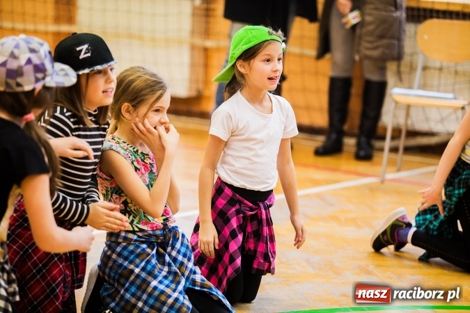 Zdjęcie w galerii na portalu naszraciborz.pl: Artystyczny poranek w SP 13 wiadomości z regionu