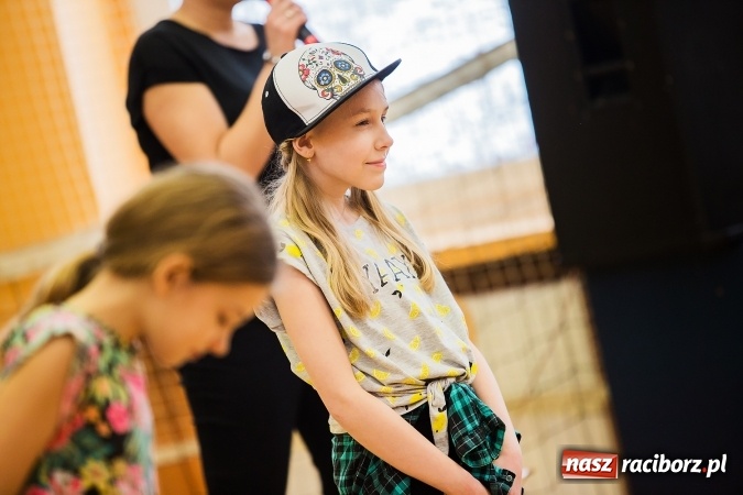 Zdjęcie w galerii na portalu naszraciborz.pl: Artystyczny poranek w SP 13 wiadomości z regionu
