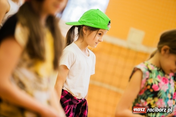 Zdjęcie w galerii na portalu naszraciborz.pl: Artystyczny poranek w SP 13 wiadomości z regionu