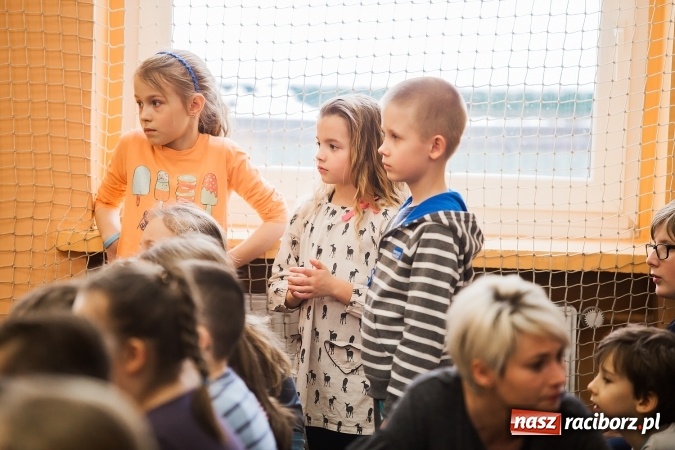 Zdjęcie w galerii na portalu naszraciborz.pl: Artystyczny poranek w SP 13 wiadomości z regionu