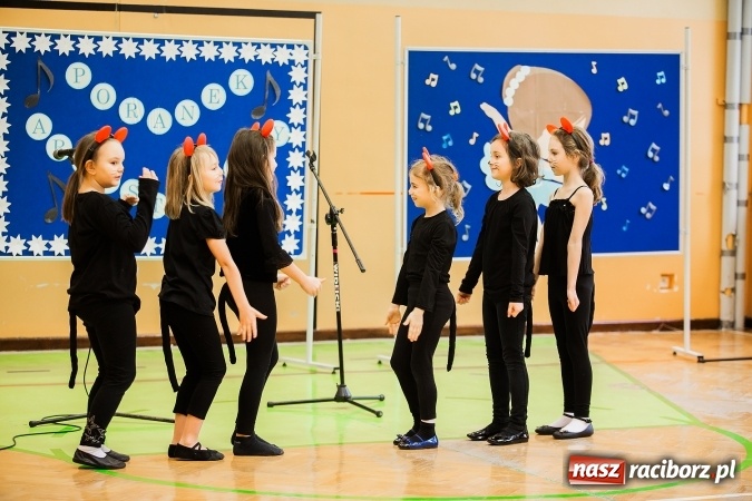 Zdjęcie w galerii na portalu naszraciborz.pl: Artystyczny poranek w SP 13 wiadomości z regionu