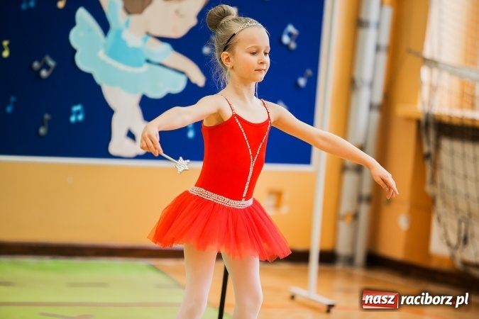 Zdjęcie w galerii na portalu naszraciborz.pl: Artystyczny poranek w SP 13 wiadomości z regionu