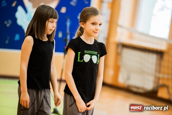 Zdjęcie w galerii na portalu naszraciborz.pl: Artystyczny poranek w SP 13 wiadomości z regionu