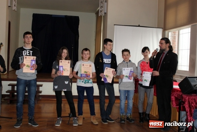 Zdjęcie w galerii na portalu naszraciborz.pl: Gimnazjum nr 5 podsumowuje wyniki nauczania  wiadomości z regionu