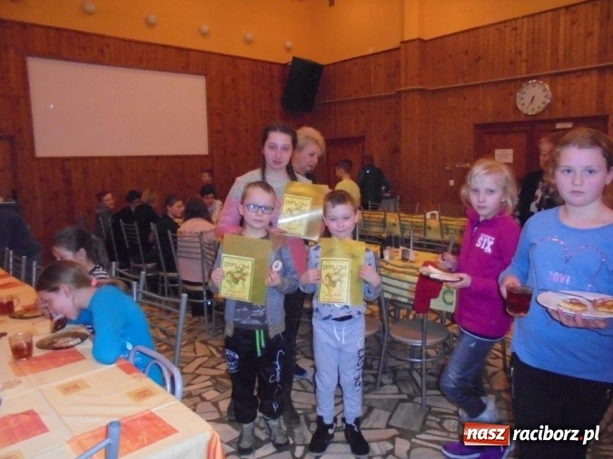 Zdjęcie w galerii na portalu naszraciborz.pl: Tenisiści TKKF Rafako na nartach wiadomości z regionu