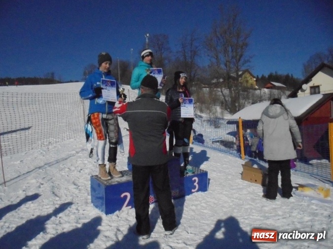 Zdjęcie w galerii na portalu naszraciborz.pl: Tenisiści TKKF Rafako na nartach wiadomości z regionu