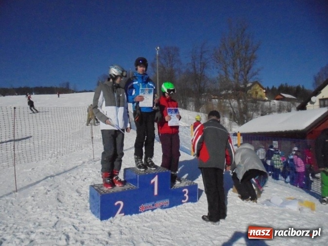 Zdjęcie w galerii na portalu naszraciborz.pl: Tenisiści TKKF Rafako na nartach wiadomości z regionu