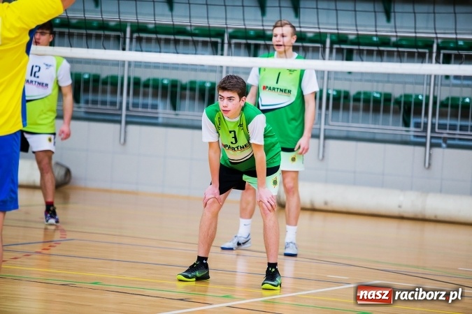 Zdjęcie w galerii na portalu naszraciborz.pl: Miejski Finał Szkół Ponadgimnazjalnych w Piłce Siatkowej Chłopców wiadomości z regionu