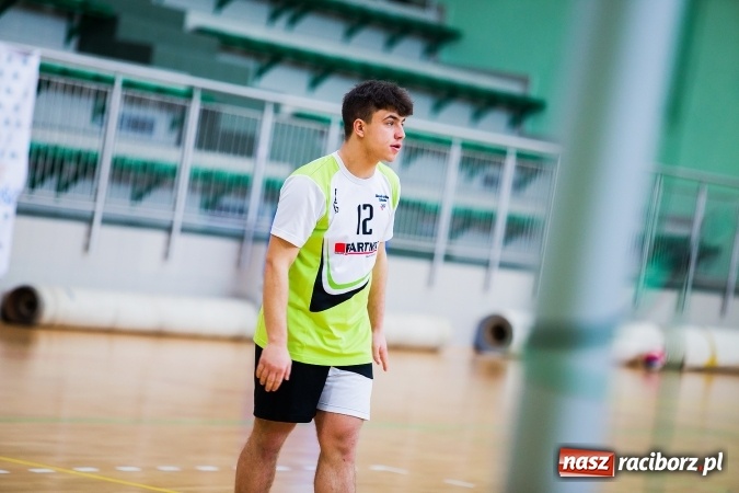 Zdjęcie w galerii na portalu naszraciborz.pl: Miejski Finał Szkół Ponadgimnazjalnych w Piłce Siatkowej Chłopców wiadomości z regionu