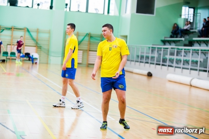 Zdjęcie w galerii na portalu naszraciborz.pl: Miejski Finał Szkół Ponadgimnazjalnych w Piłce Siatkowej Chłopców wiadomości z regionu