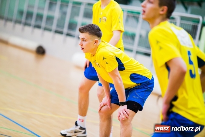 Zdjęcie w galerii na portalu naszraciborz.pl: Miejski Finał Szkół Ponadgimnazjalnych w Piłce Siatkowej Chłopców wiadomości z regionu