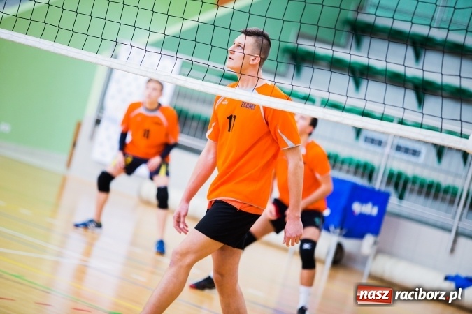 Zdjęcie w galerii na portalu naszraciborz.pl: Miejski Finał Szkół Ponadgimnazjalnych w Piłce Siatkowej Chłopców wiadomości z regionu