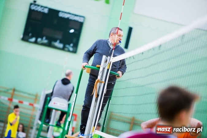 Zdjęcie w galerii na portalu naszraciborz.pl: Miejski Finał Szkół Ponadgimnazjalnych w Piłce Siatkowej Chłopców wiadomości z regionu