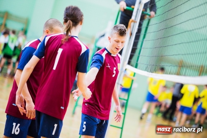Zdjęcie w galerii na portalu naszraciborz.pl: Miejski Finał Szkół Ponadgimnazjalnych w Piłce Siatkowej Chłopców wiadomości z regionu