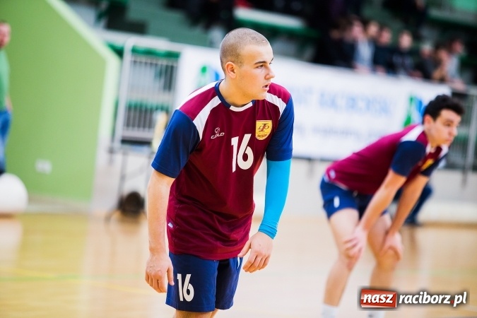 Zdjęcie w galerii na portalu naszraciborz.pl: Miejski Finał Szkół Ponadgimnazjalnych w Piłce Siatkowej Chłopców wiadomości z regionu