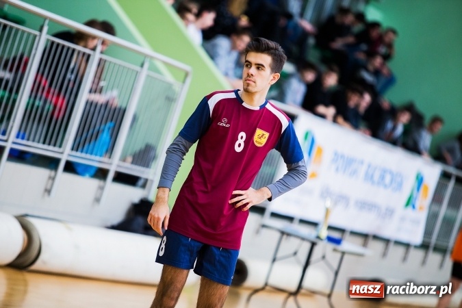 Zdjęcie w galerii na portalu naszraciborz.pl: Miejski Finał Szkół Ponadgimnazjalnych w Piłce Siatkowej Chłopców wiadomości z regionu