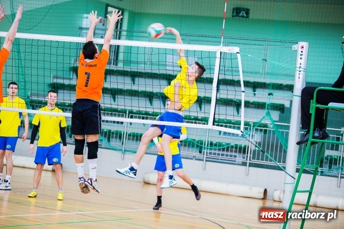 Zdjęcie w galerii na portalu naszraciborz.pl: Miejski Finał Szkół Ponadgimnazjalnych w Piłce Siatkowej Chłopców wiadomości z regionu