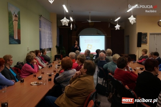 Zdjęcie w galerii na portalu naszraciborz.pl: Członkowie koła seniora Południe spotkali się z policjantką wiadomości z regionu