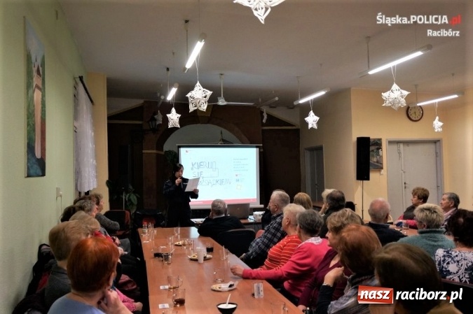 Zdjęcie w galerii na portalu naszraciborz.pl: Członkowie koła seniora Południe spotkali się z policjantką wiadomości z regionu