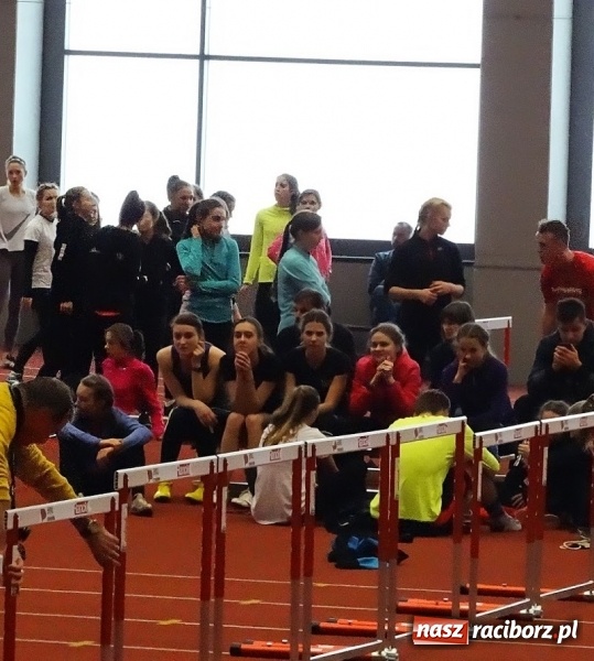 Zdjęcie w galerii na portalu naszraciborz.pl: Lekka atletyka: Świetne wyniki uczniów raciborskiego SMS w Ostrawie wiadomości z regionu