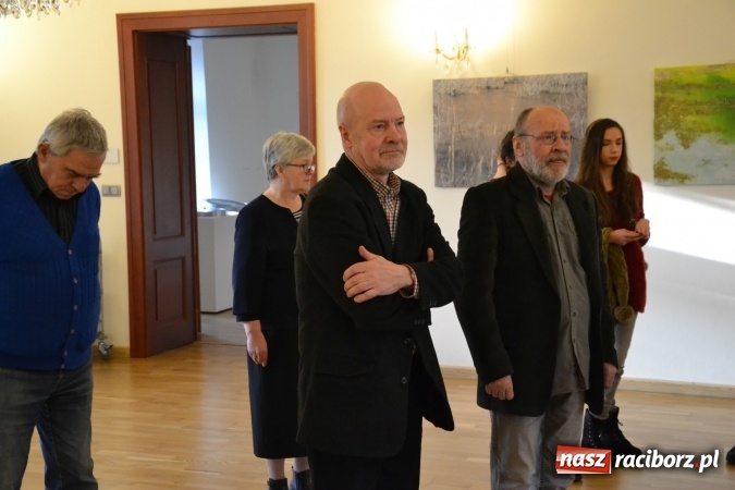 Zdjęcie w galerii na portalu naszraciborz.pl: DYPLOMY 2016 – wernisaż wystawy prac absolwentów Edukacji artystycznej w zakresie sztuk plastycznych wiadomości z regionu