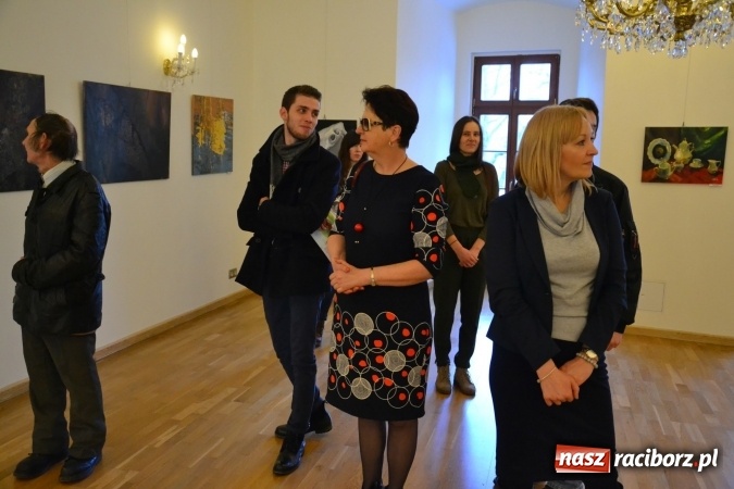 Zdjęcie w galerii na portalu naszraciborz.pl: DYPLOMY 2016 – wernisaż wystawy prac absolwentów Edukacji artystycznej w zakresie sztuk plastycznych wiadomości z regionu