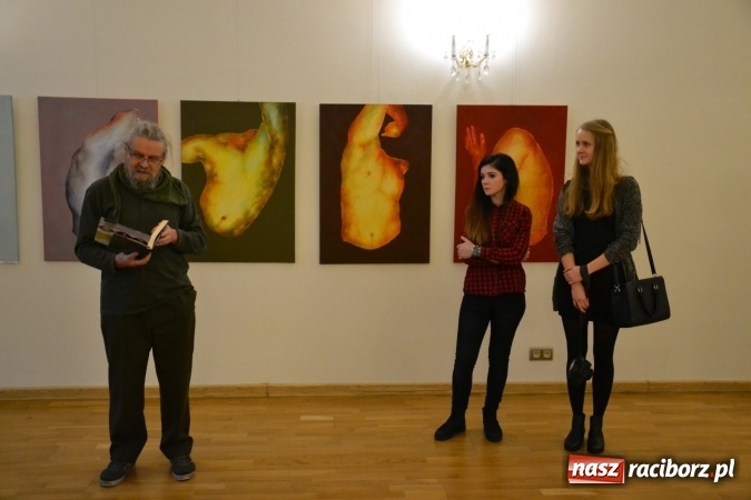 Zdjęcie w galerii na portalu naszraciborz.pl: DYPLOMY 2016 – wernisaż wystawy prac absolwentów Edukacji artystycznej w zakresie sztuk plastycznych wiadomości z regionu