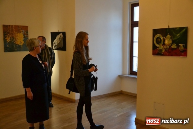 Zdjęcie w galerii na portalu naszraciborz.pl: DYPLOMY 2016 – wernisaż wystawy prac absolwentów Edukacji artystycznej w zakresie sztuk plastycznych wiadomości z regionu