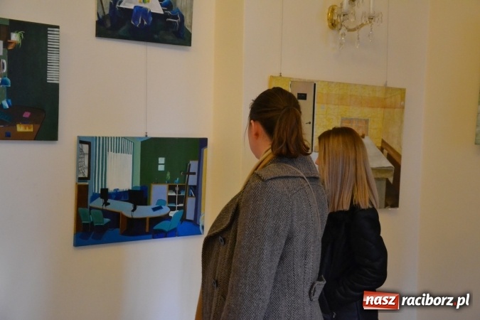 Zdjęcie w galerii na portalu naszraciborz.pl: DYPLOMY 2016 – wernisaż wystawy prac absolwentów Edukacji artystycznej w zakresie sztuk plastycznych wiadomości z regionu