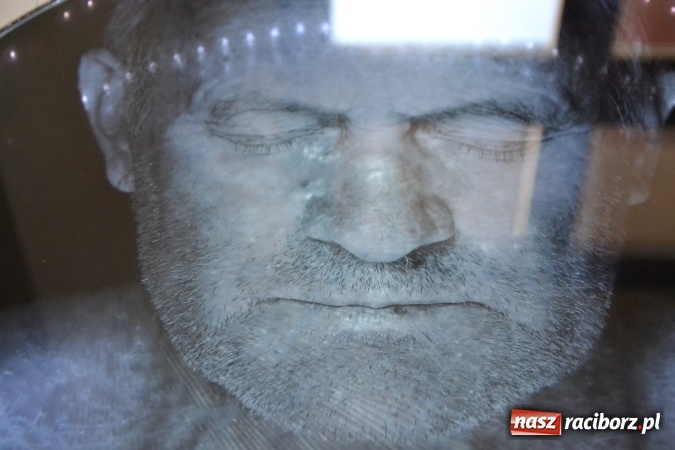 Zdjęcie w galerii na portalu naszraciborz.pl: DYPLOMY 2016 – wernisaż wystawy prac absolwentów Edukacji artystycznej w zakresie sztuk plastycznych wiadomości z regionu