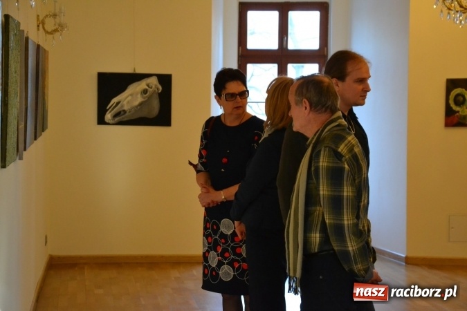 Zdjęcie w galerii na portalu naszraciborz.pl: DYPLOMY 2016 – wernisaż wystawy prac absolwentów Edukacji artystycznej w zakresie sztuk plastycznych wiadomości z regionu