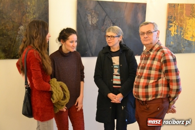 Zdjęcie w galerii na portalu naszraciborz.pl: DYPLOMY 2016 – wernisaż wystawy prac absolwentów Edukacji artystycznej w zakresie sztuk plastycznych wiadomości z regionu