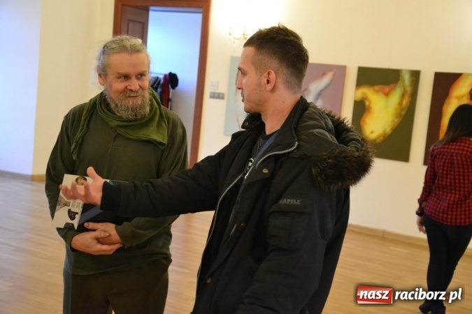 Zdjęcie w galerii na portalu naszraciborz.pl: DYPLOMY 2016 – wernisaż wystawy prac absolwentów Edukacji artystycznej w zakresie sztuk plastycznych wiadomości z regionu