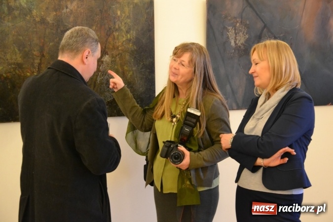 Zdjęcie w galerii na portalu naszraciborz.pl: DYPLOMY 2016 – wernisaż wystawy prac absolwentów Edukacji artystycznej w zakresie sztuk plastycznych wiadomości z regionu