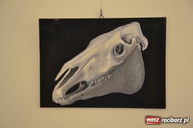 Zdjęcie w galerii na portalu naszraciborz.pl: DYPLOMY 2016 – wernisaż wystawy prac absolwentów Edukacji artystycznej w zakresie sztuk plastycznych wiadomości z regionu