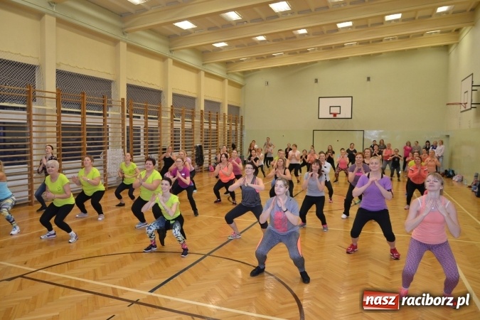Zdjęcie w galerii na portalu naszraciborz.pl: I Charytatywny Maraton Fitness w Krzyżanowicach dla Sebastiana wiadomości z regionu