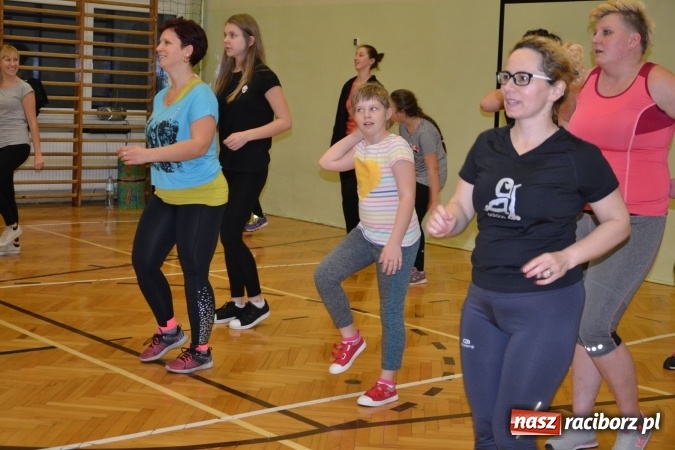 Zdjęcie w galerii na portalu naszraciborz.pl: I Charytatywny Maraton Fitness w Krzyżanowicach dla Sebastiana wiadomości z regionu