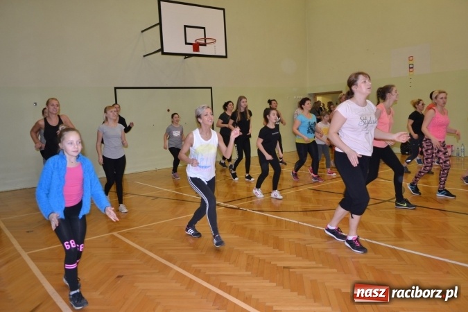 Zdjęcie w galerii na portalu naszraciborz.pl: I Charytatywny Maraton Fitness w Krzyżanowicach dla Sebastiana wiadomości z regionu