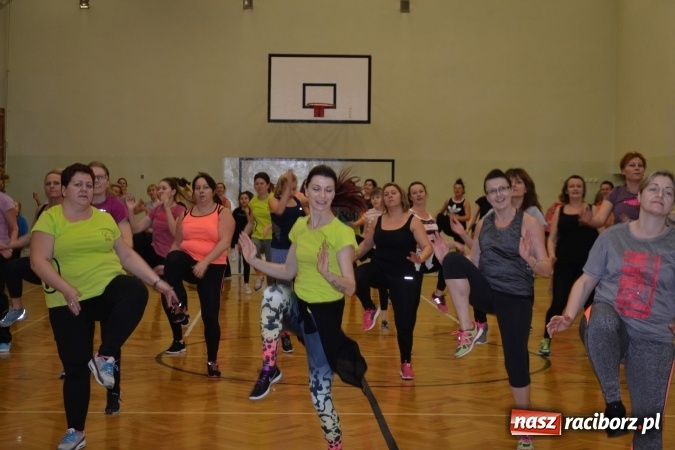 Zdjęcie w galerii na portalu naszraciborz.pl: I Charytatywny Maraton Fitness w Krzyżanowicach dla Sebastiana wiadomości z regionu