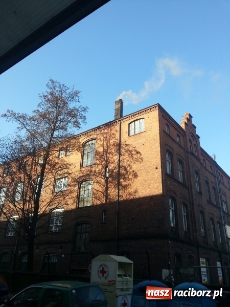 Zdjęcie w galerii na portalu naszraciborz.pl: Mieszkańcy ulic Pracy i Ogrodowej mają dość smrodu! Co na to starostwo? wiadomości z regionu