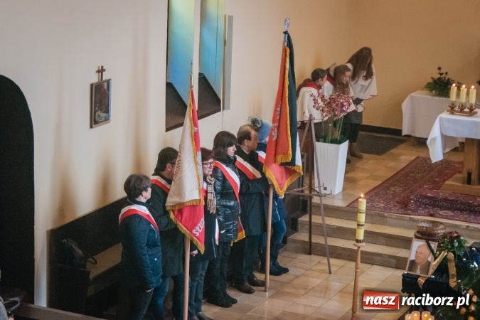 Zdjęcie w galerii na portalu naszraciborz.pl: Ostatnie pożegnanie śp. Edwarda Szota, byłego dyrektora SP 13 wiadomości z regionu